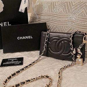 Chanel wallet on chain